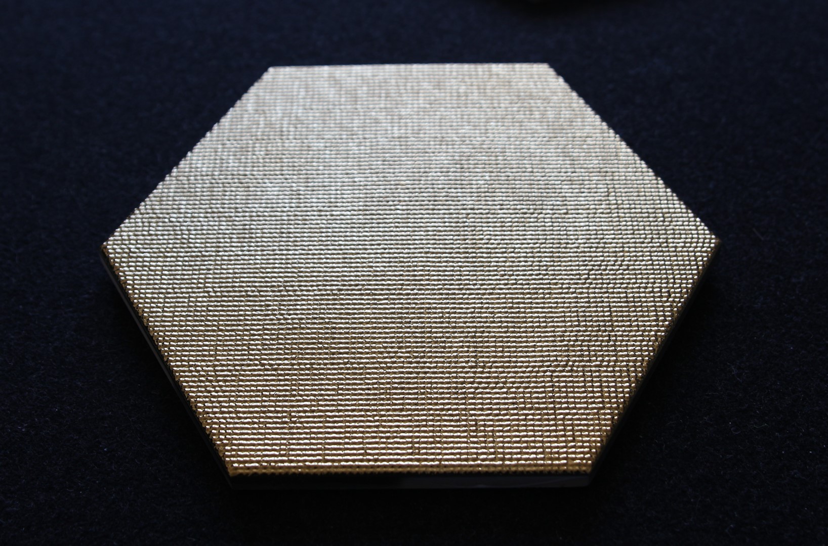 In The Tile Geom Gold Text 15x17 Matt